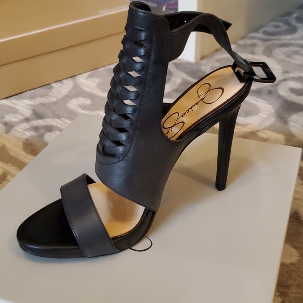 Jessica Simpson heel